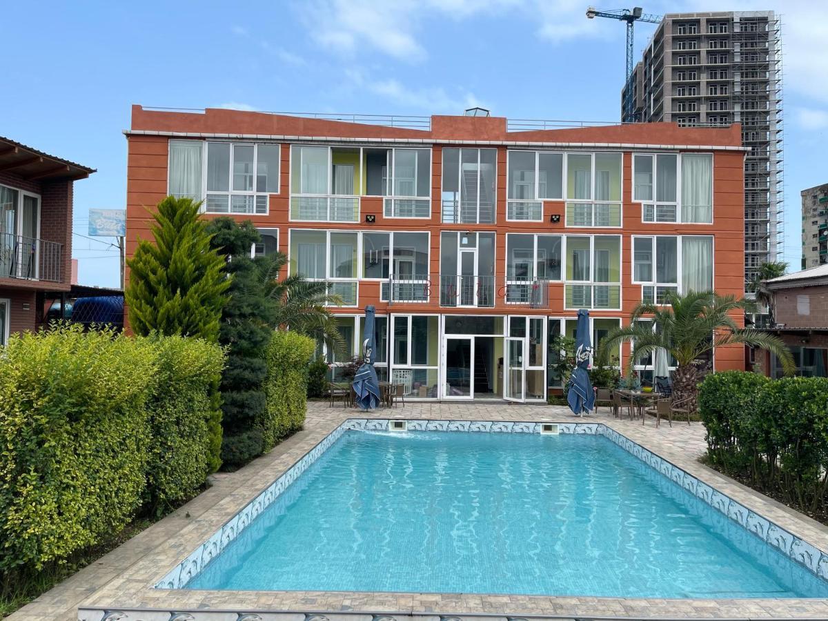 Hotel Buta Batumi Exterior photo